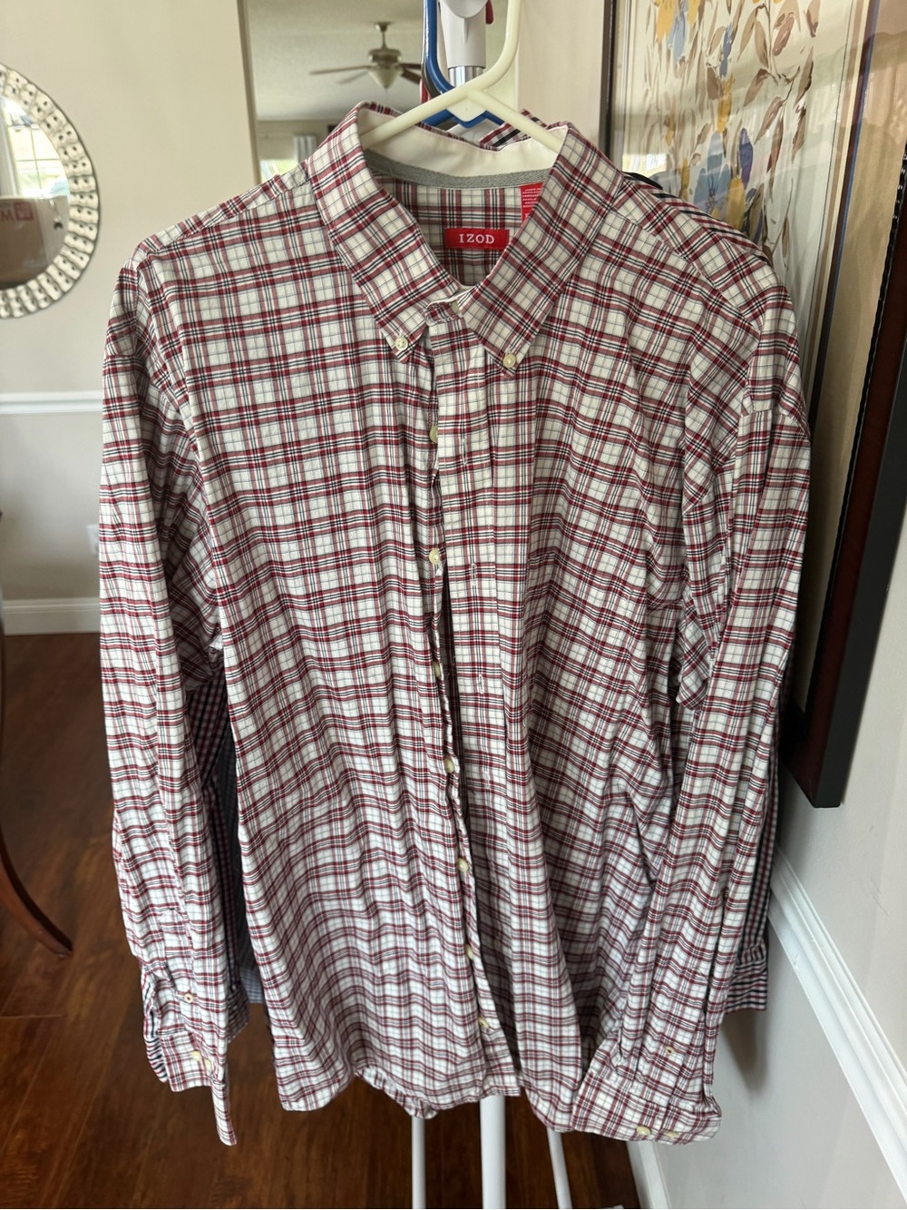 Izod Men's White and Red Plaid Button-Down Shirt